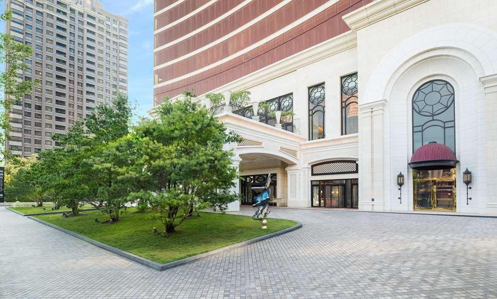 The Lin Hotel Taichung Facilities photo The entrance of the hotel