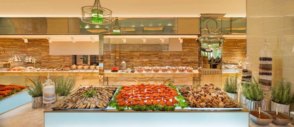 The Lin Hotel Taichung Restaurant photo Seafood at the buffet