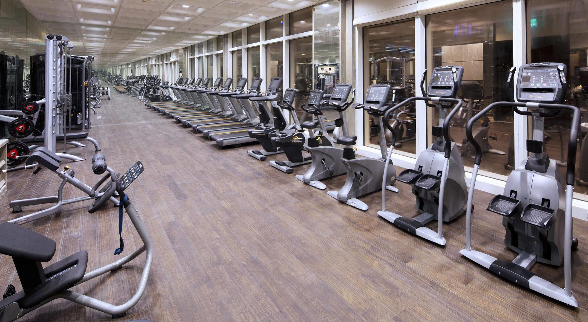 The Lin Hotel Taichung Exterior photo The gym at the hotel