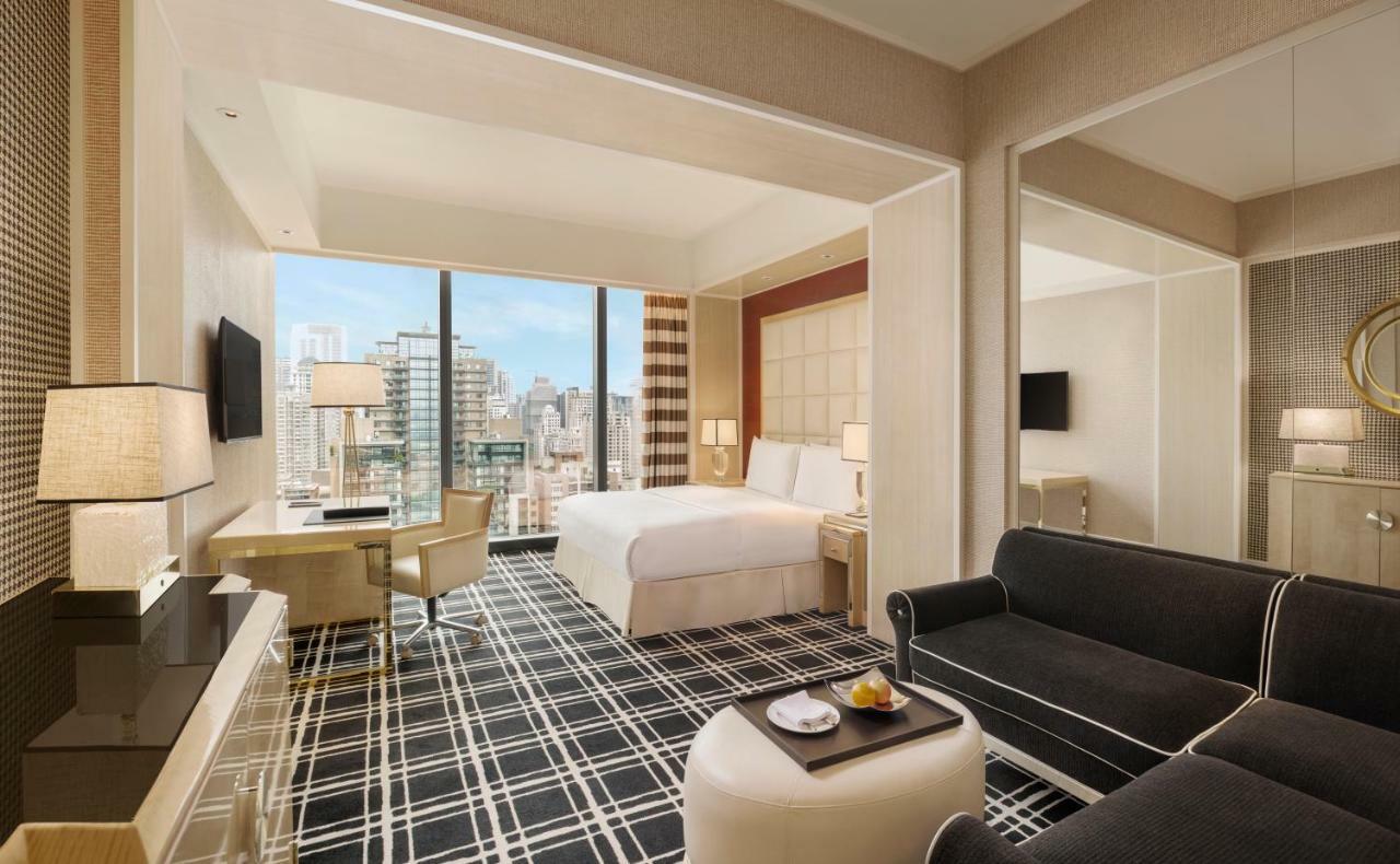 The Lin Hotel Taichung Exterior photo A guest room at the hotel